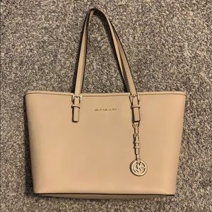 Micheal Kors tote